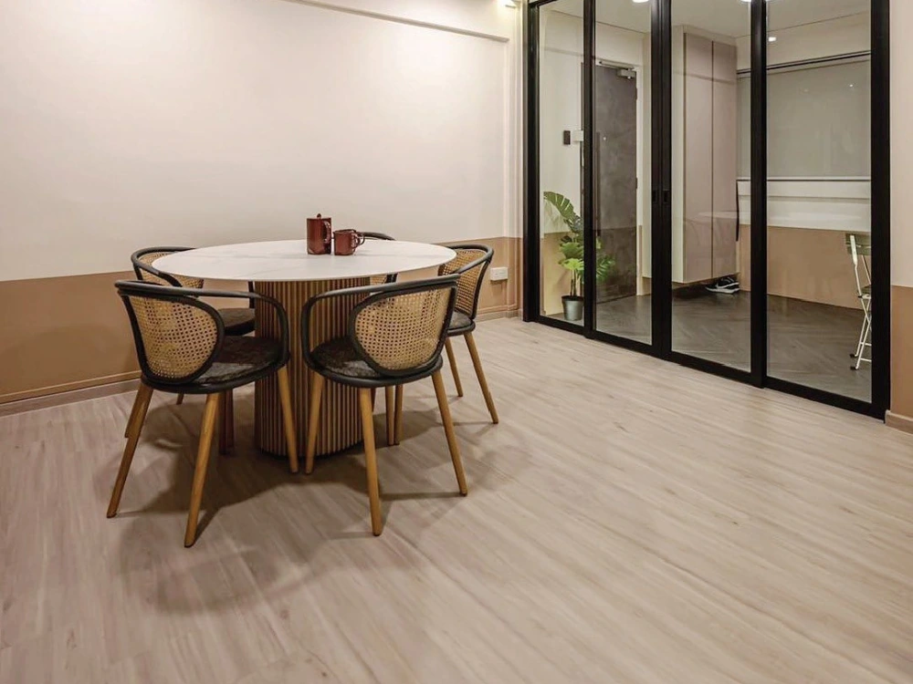 Quick and hassle-free vinyl flooring installation.