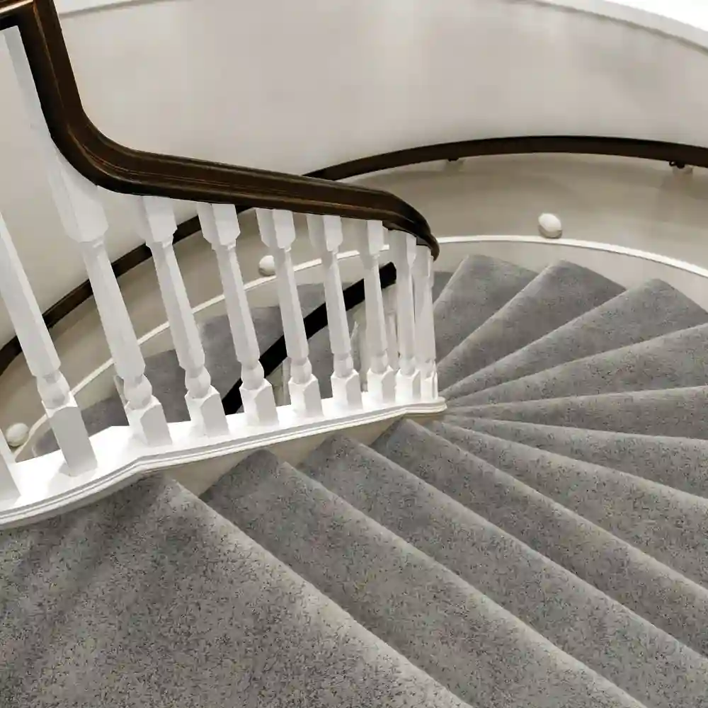 Stair carpet installation in Dubai villa hallway
