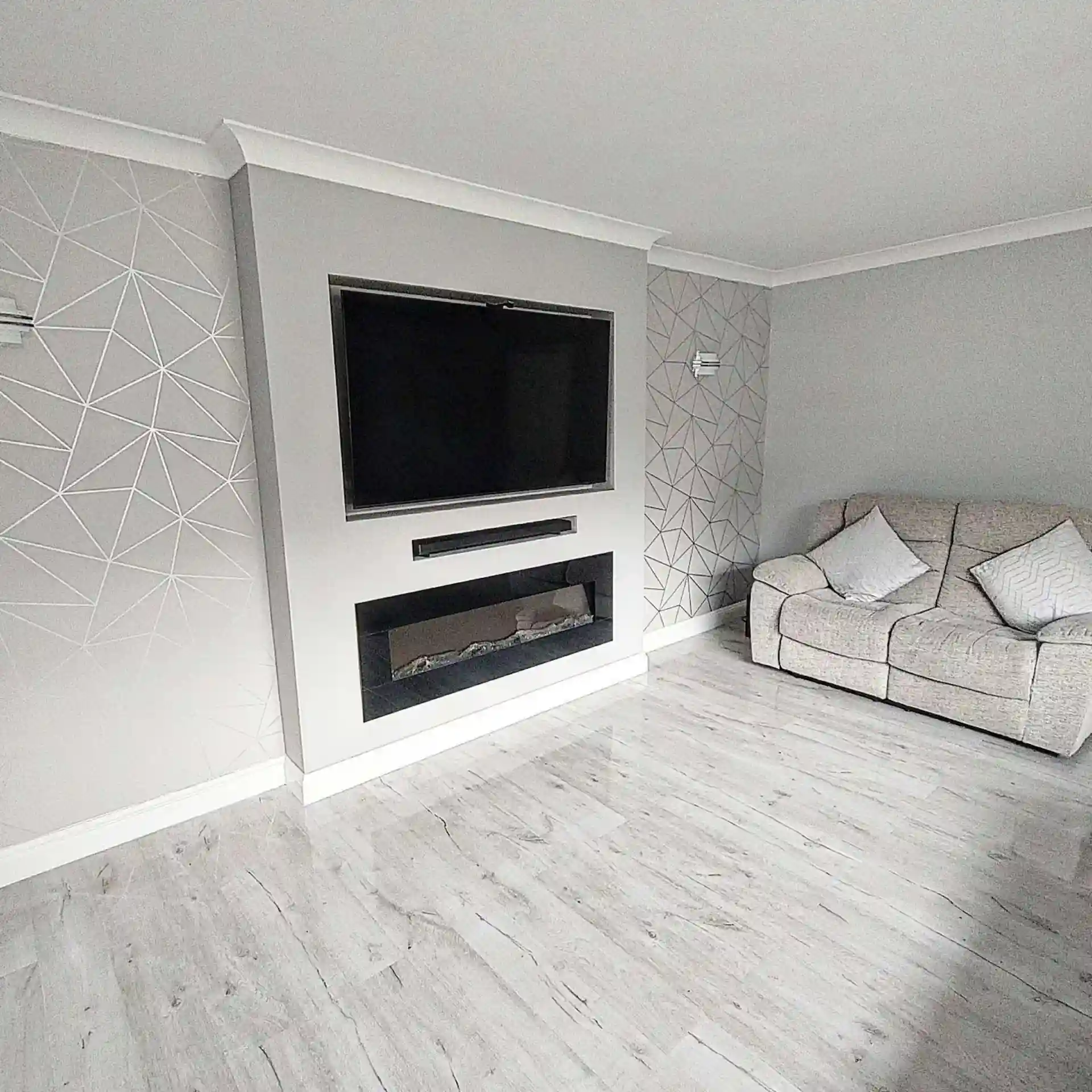 High Gloss Grey Oak 8mm Laminate Flooring